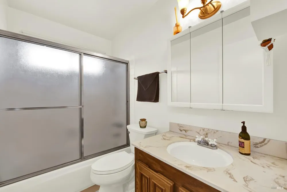 160 Clayton Circle Vacaville, CA 95687