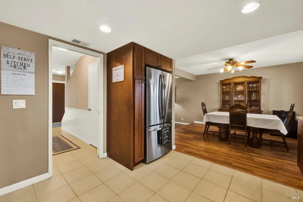 160 Clayton Circle Vacaville, CA 95687