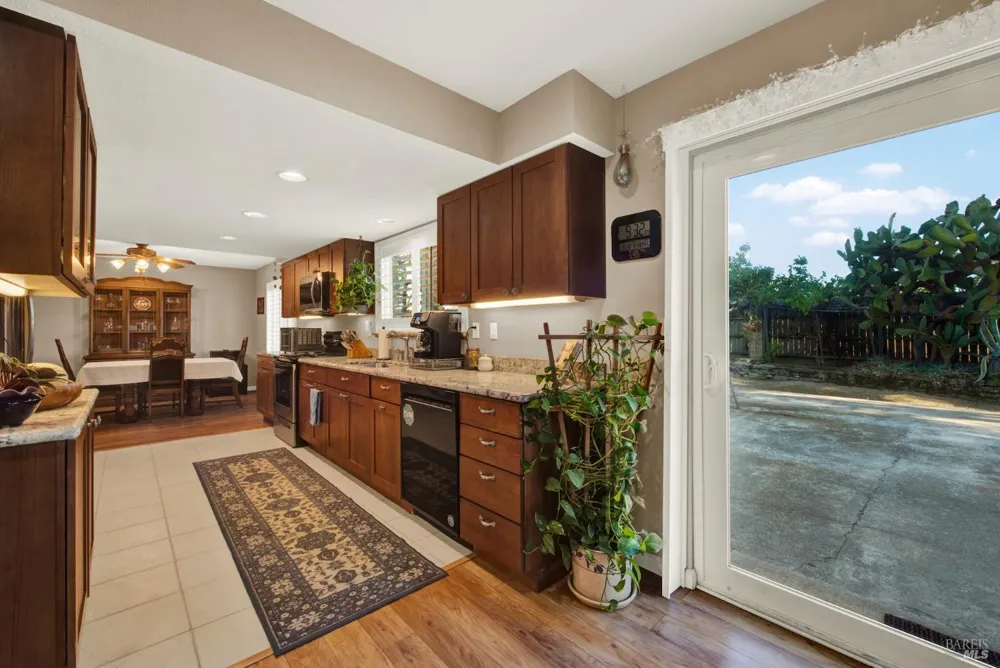 160 Clayton Circle Vacaville, CA 95687