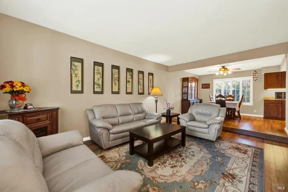 160 Clayton Circle Vacaville, CA 95687