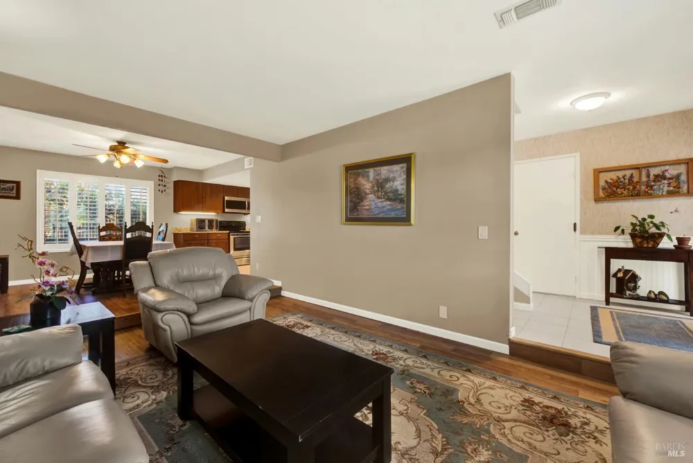 160 Clayton Circle Vacaville, CA 95687