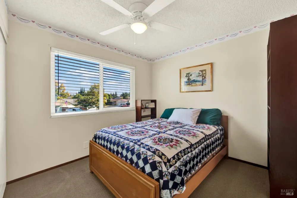 160 Clayton Circle Vacaville, CA 95687