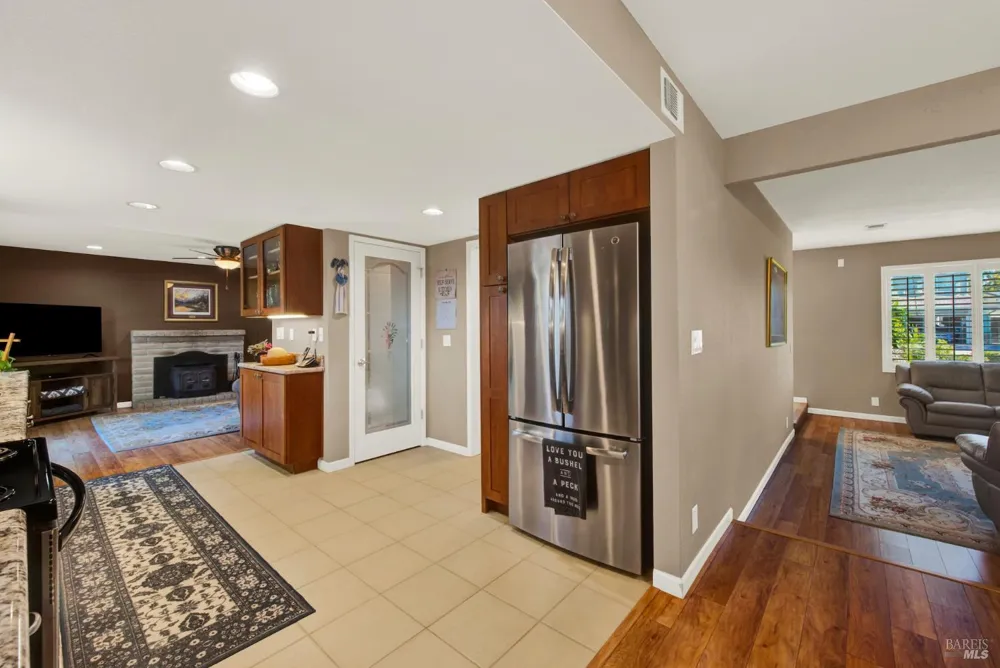 160 Clayton Circle Vacaville, CA 95687