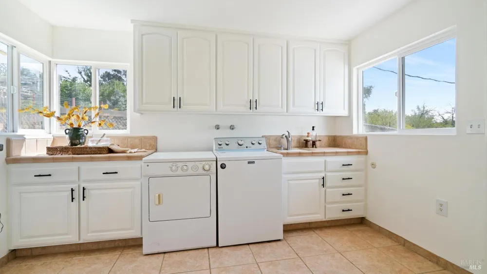 111 Haverfield Lane Petaluma, CA 94952