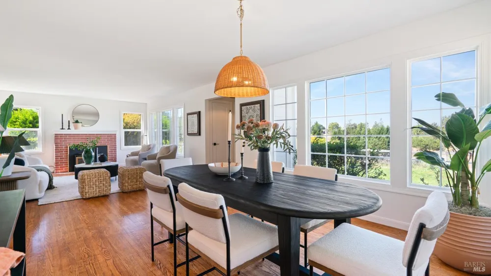 111 Haverfield Lane Petaluma, CA 94952