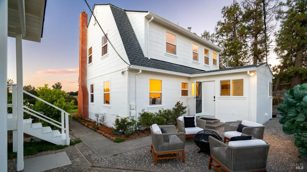 111 Haverfield Lane Petaluma, CA 94952