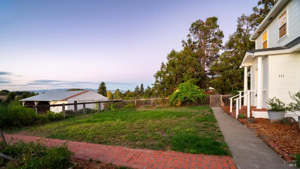 111 Haverfield Lane Petaluma, CA 94952