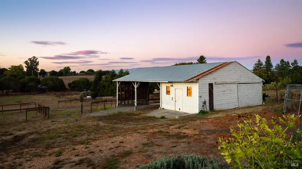 111 Haverfield Lane Petaluma, CA 94952