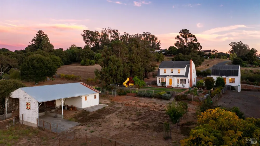 111 Haverfield Lane Petaluma, CA 94952