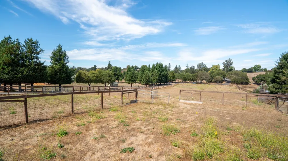 111 Haverfield Lane Petaluma, CA 94952