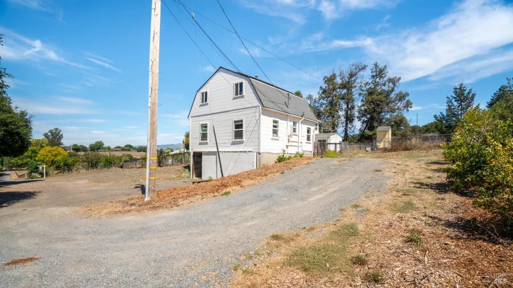 111 Haverfield Lane Petaluma, CA 94952