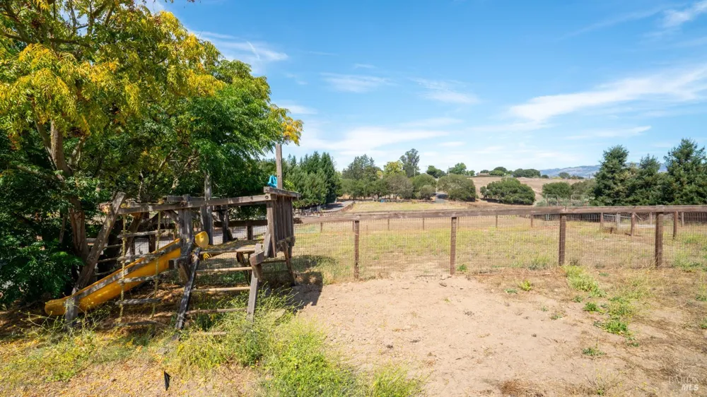 111 Haverfield Lane Petaluma, CA 94952