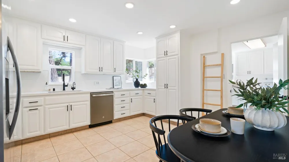 111 Haverfield Lane Petaluma, CA 94952
