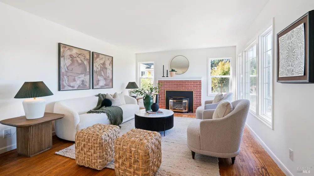 111 Haverfield Lane Petaluma, CA 94952
