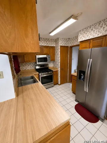 9334 JORWOODS DR San Antonio, TX 78250
