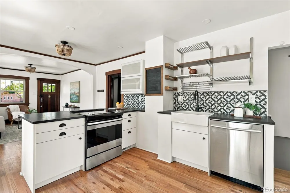 3196 S Logan Street Englewood, CO 80113