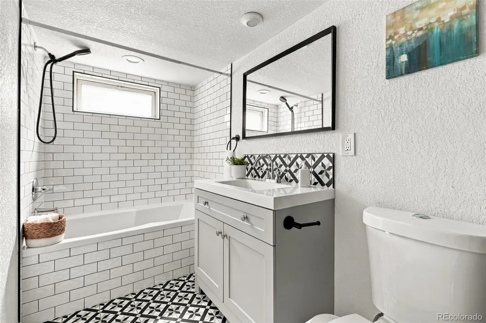 3196 S Logan Street Englewood, CO 80113