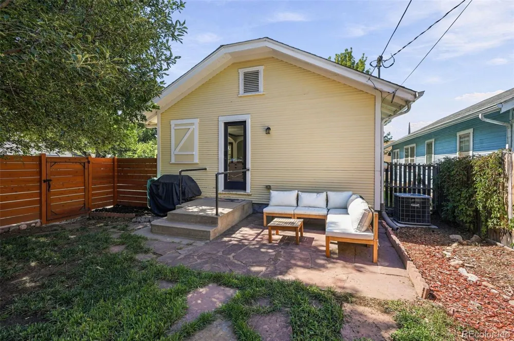 3196 S Logan Street Englewood, CO 80113