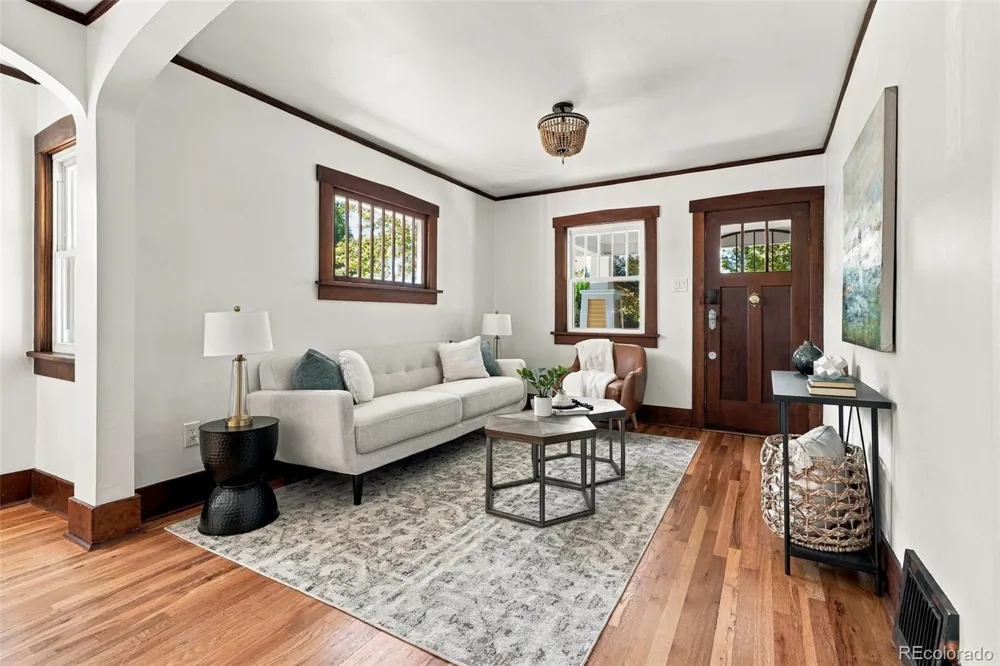 3196 S Logan Street Englewood, CO 80113