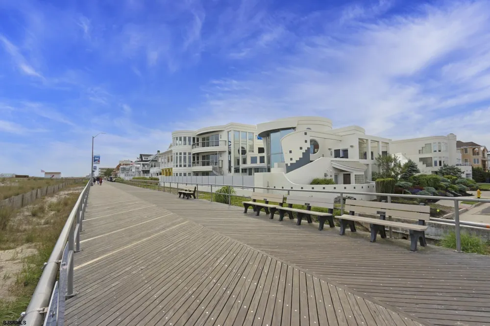 111 S Dudley Ave Ventnor, NJ 08406
