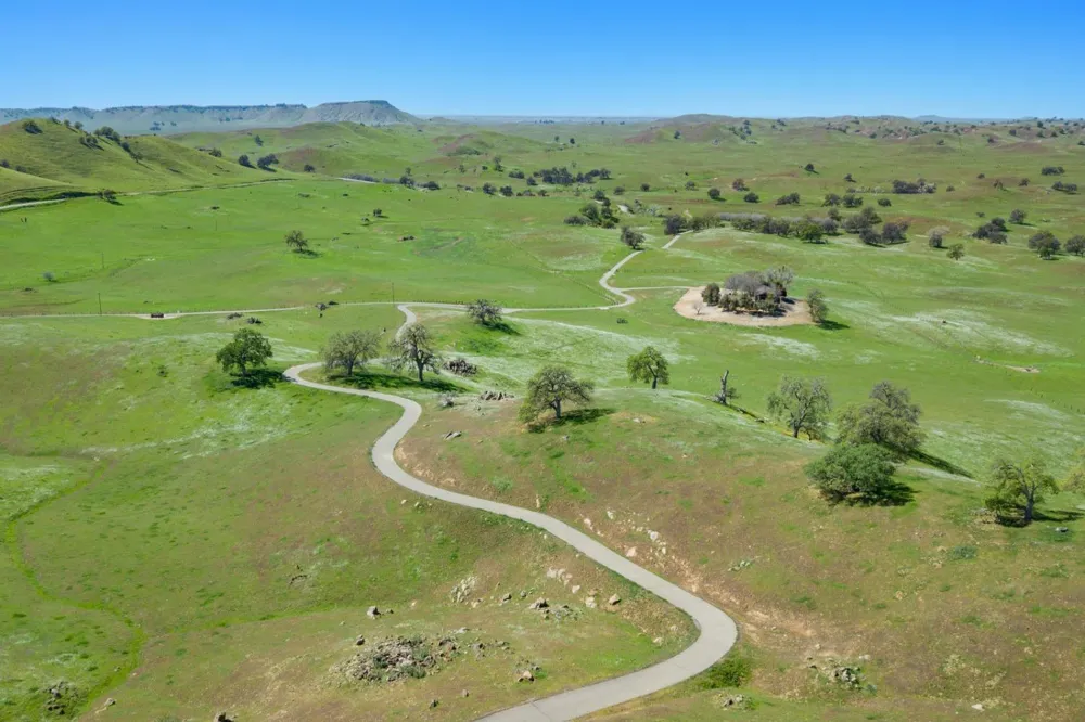 19623 Road 211 Friant, CA 93626