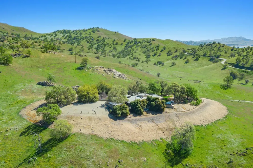 19623 Road 211 Friant, CA 93626