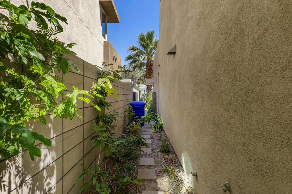 67575 Portland Road Cathedral City, CA 92234
