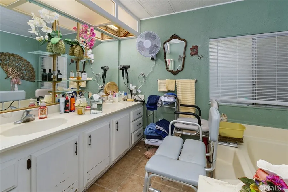 1456 E Philadelphia St Spc 286 Ontario, CA 91761