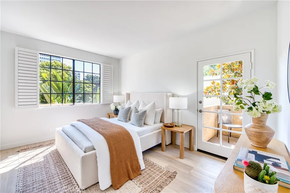 221 S Oak Knoll Avenue #202 Pasadena, CA 91101