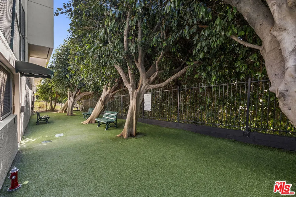 1131 Alta Loma Road #415 West Hollywood, CA 90069