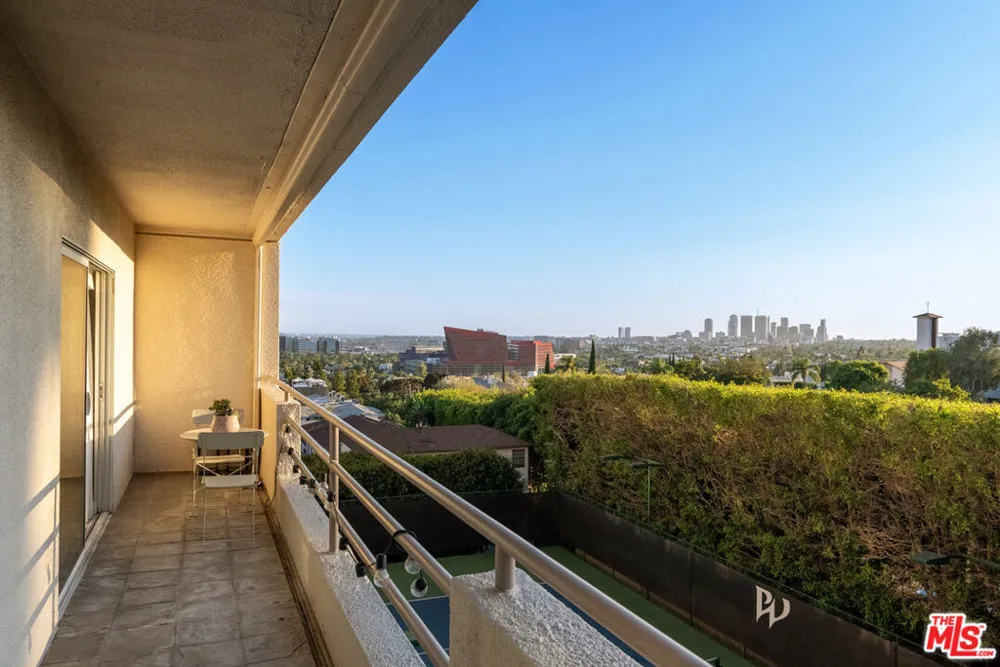 1131 Alta Loma Road #415 West Hollywood, CA 90069