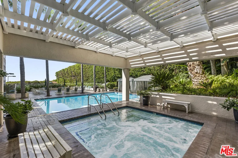 1131 Alta Loma Road #415 West Hollywood, CA 90069