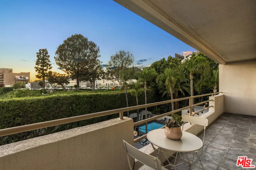 1131 Alta Loma Road #415 West Hollywood, CA 90069