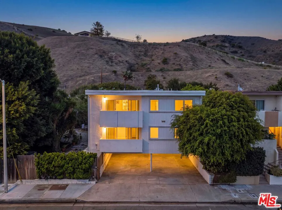 22357 Pacific Coast Highway Malibu, CA 90265