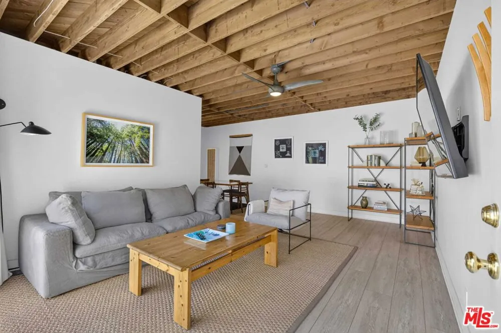 22357 Pacific Coast Highway Malibu, CA 90265