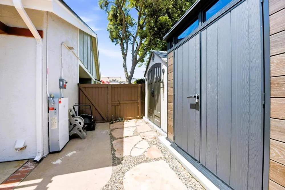 2959 Lexington Circle Carlsbad, CA 92010