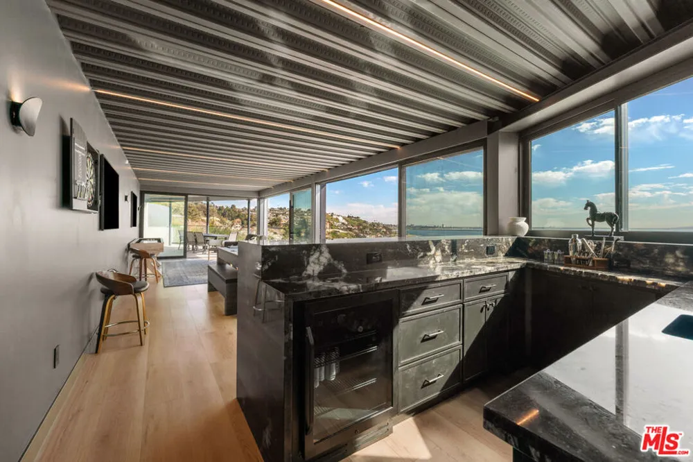 18254 Coastline Drive Malibu, CA 90265