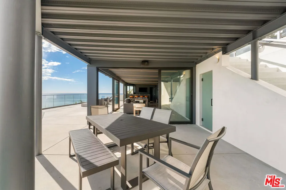18254 Coastline Drive Malibu, CA 90265