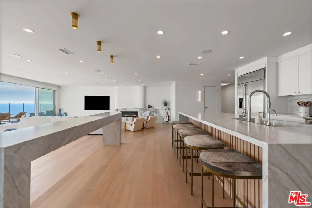 18254 Coastline Drive Malibu, CA 90265