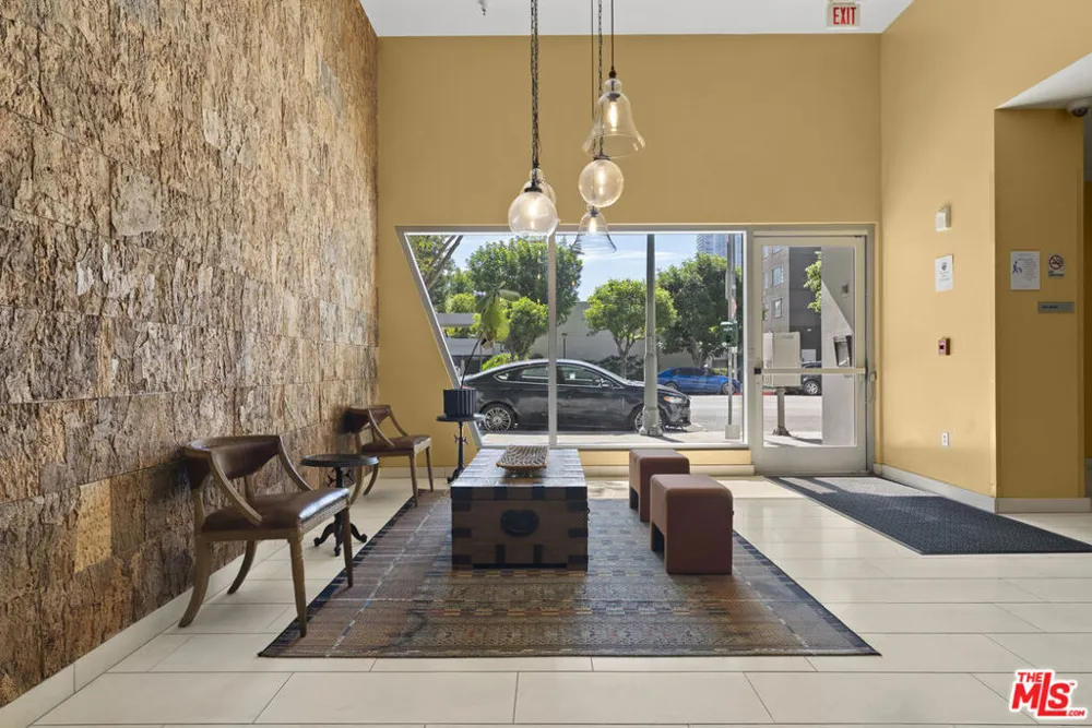 901 S Flower Street #513 Los Angeles, CA 90015