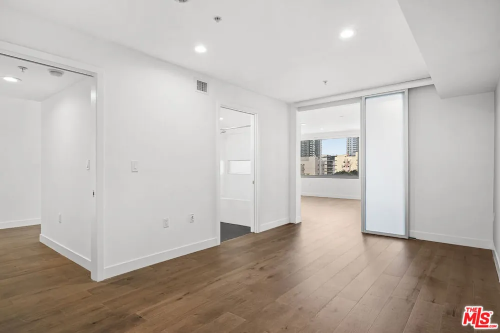 901 S Flower Street #513 Los Angeles, CA 90015