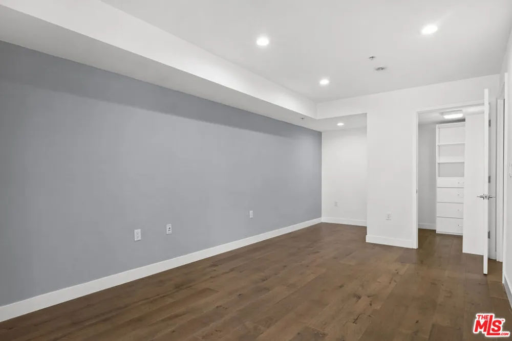 901 S Flower Street #513 Los Angeles, CA 90015