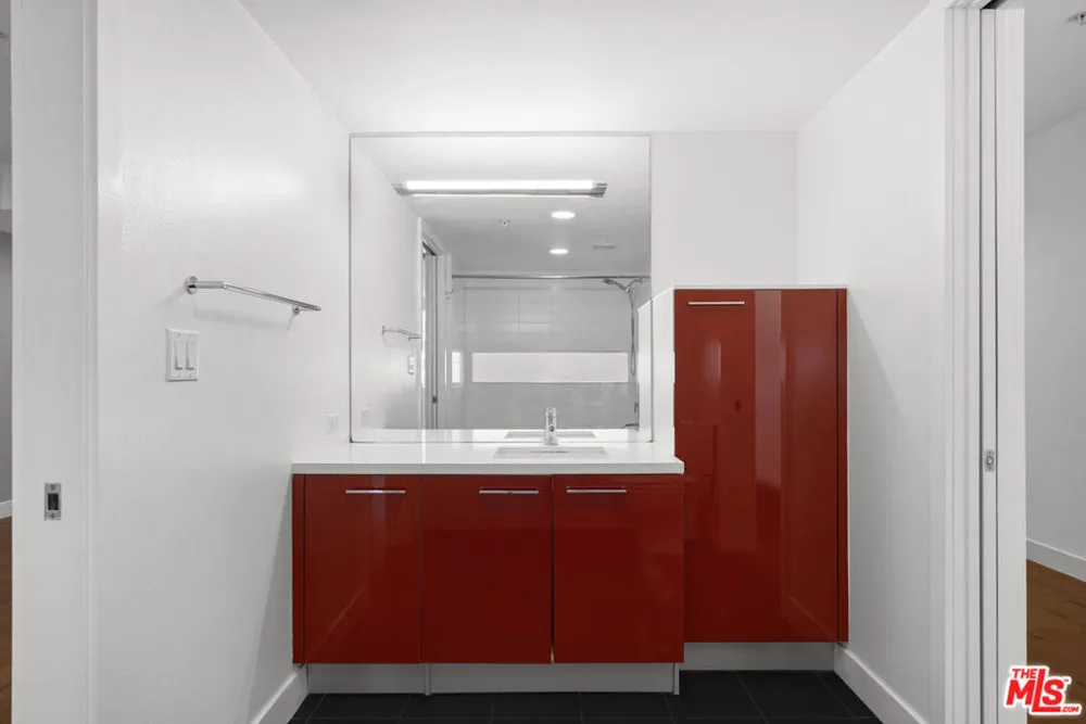 901 S Flower Street #513 Los Angeles, CA 90015