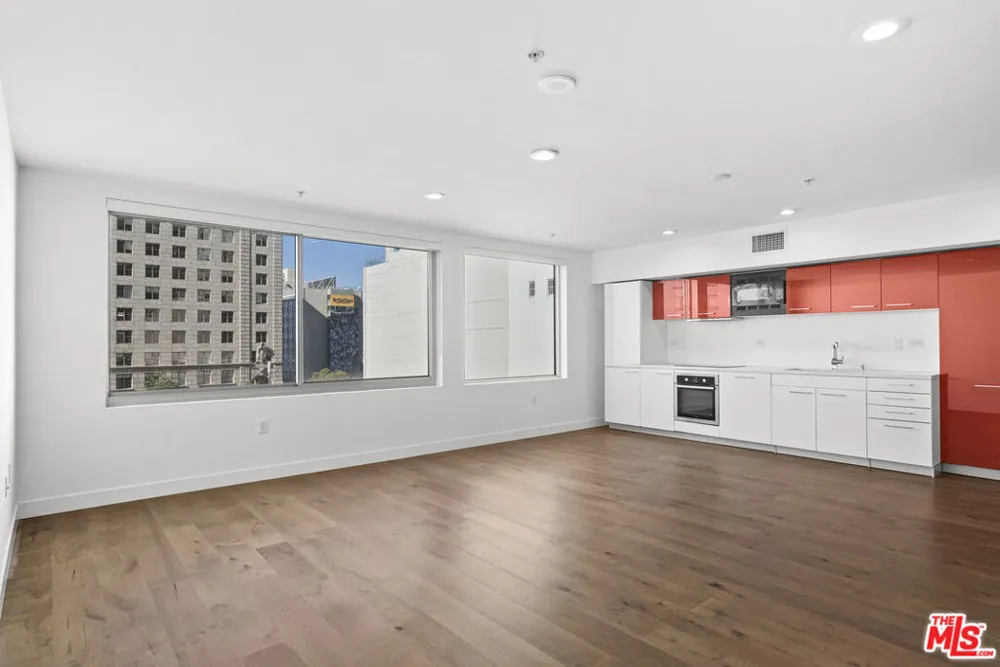 901 S Flower Street #513 Los Angeles, CA 90015