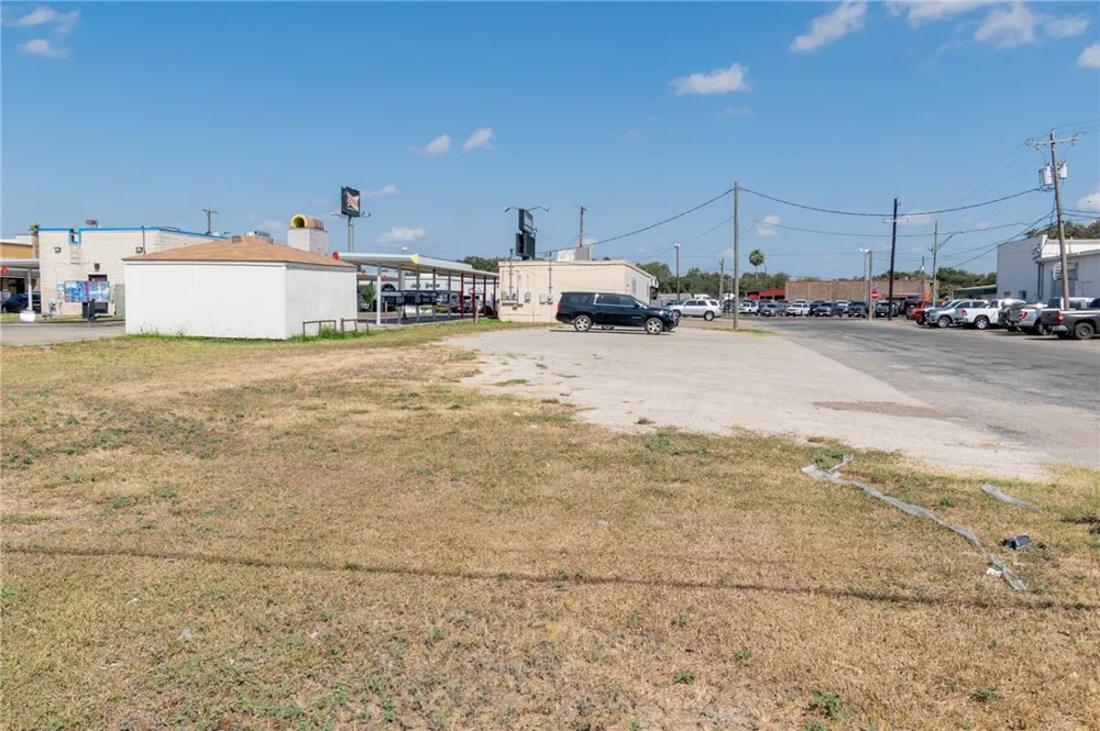 1260 E Main Street Alice, TX 78332