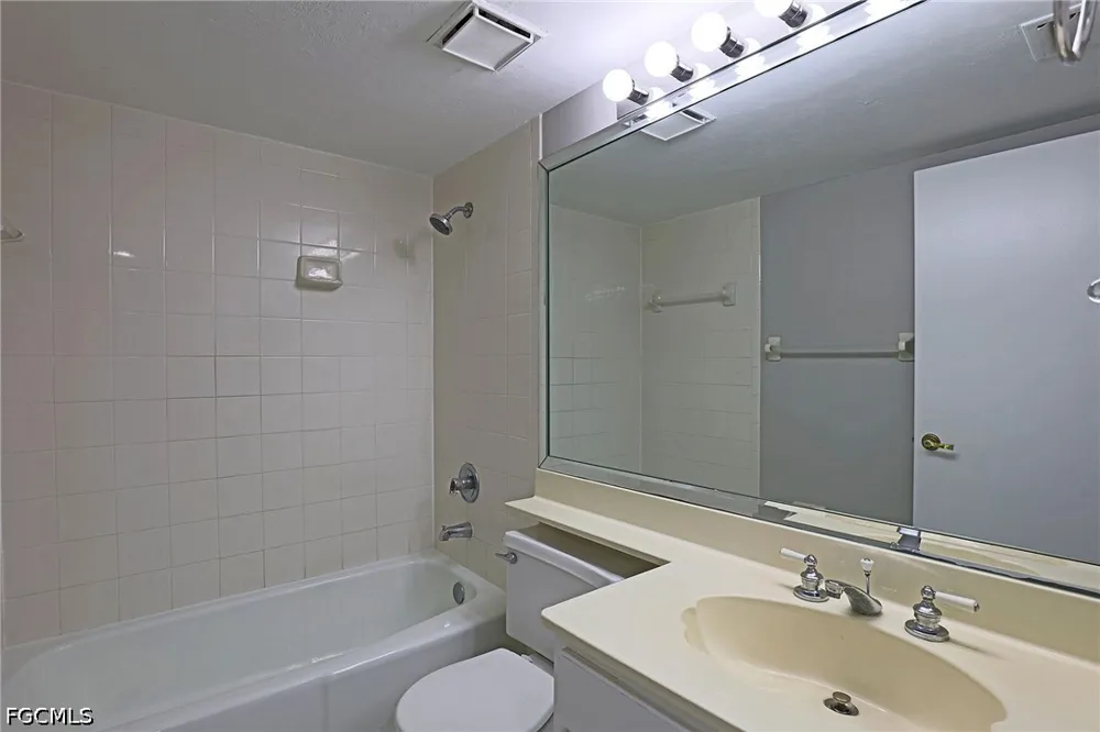 Lateen Lane #203 Fort Myers, FL 33919