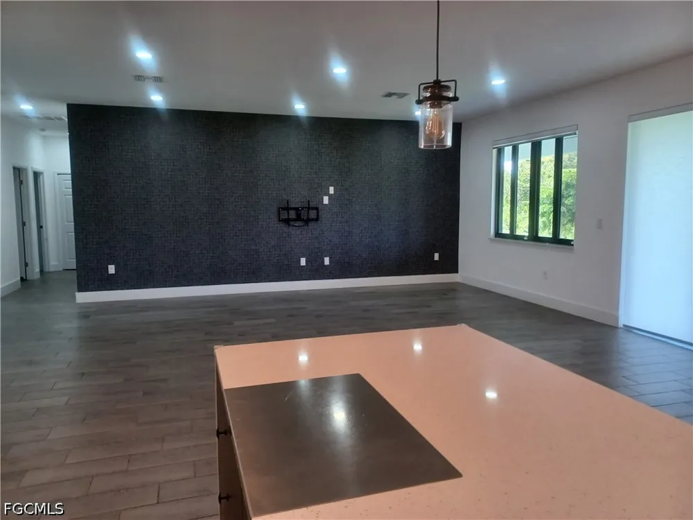 NW 4th Place Cape Coral, FL 33993