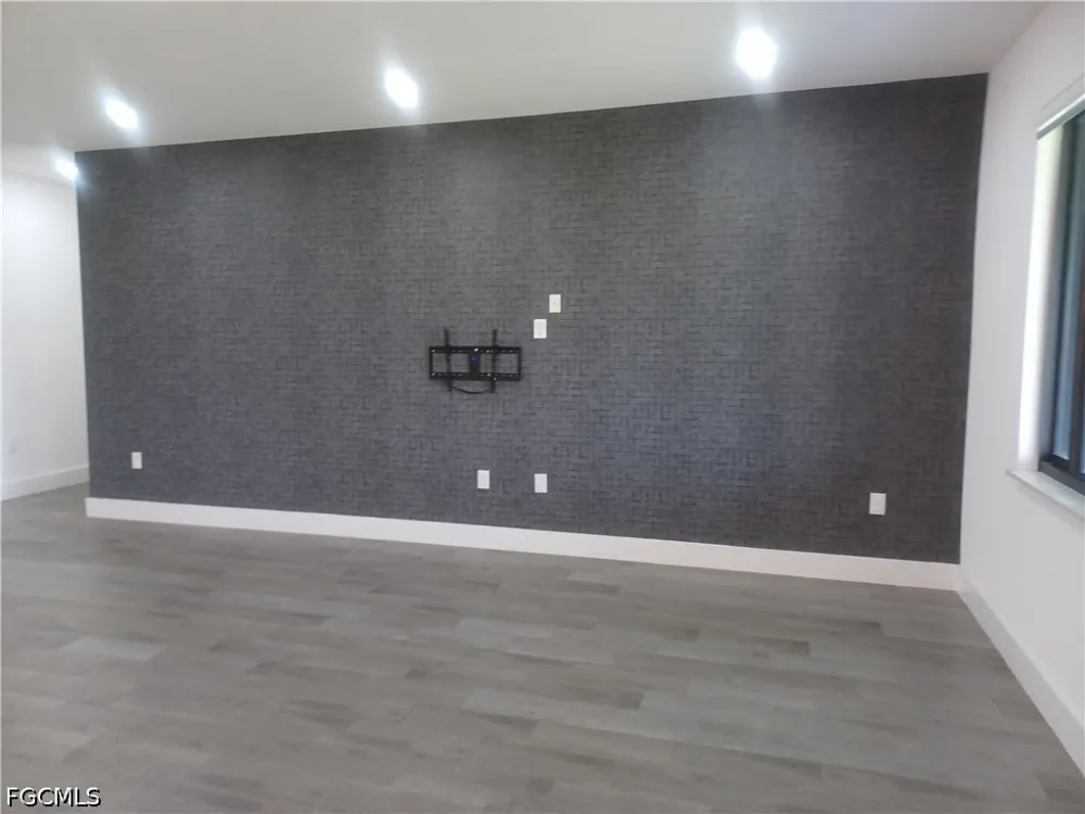 NW 4th Place Cape Coral, FL 33993