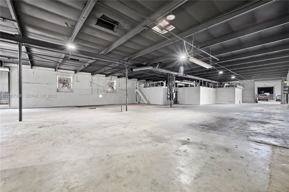 1050 E 24th St Hialeah, FL 33013