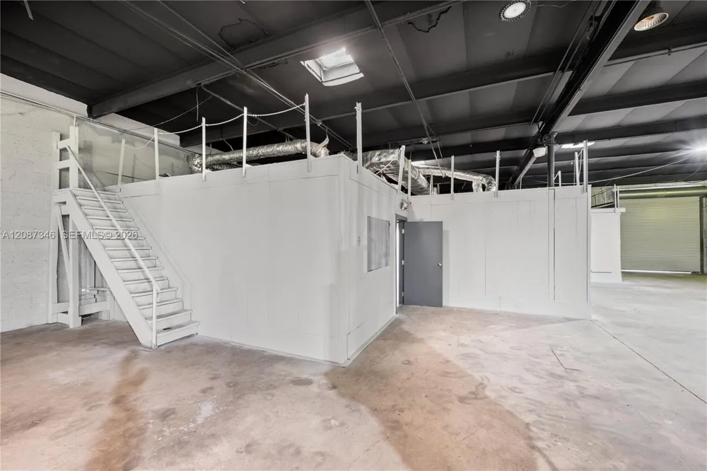 1050 E 24th St Hialeah, FL 33013